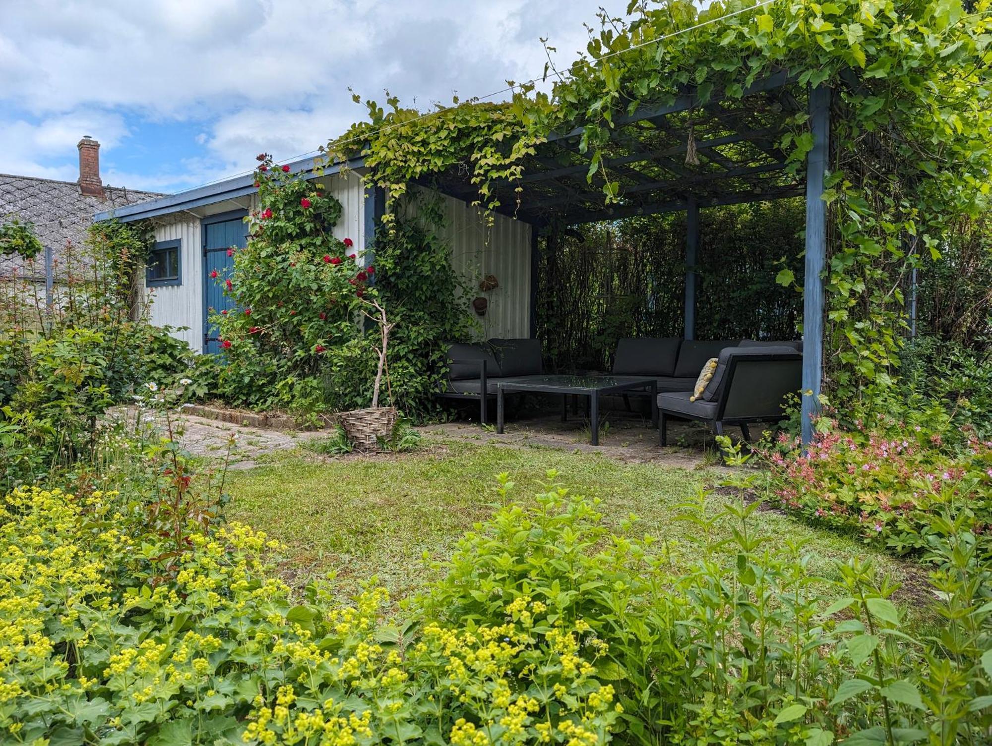 Millans Dockhus Villa Onslunda Exterior photo